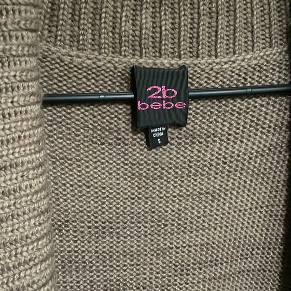 2B Bebe Cardigan Women’s small brown Short Sleeve Rolled sweater - Picture 4 of 4